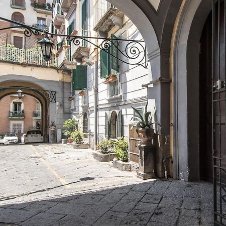 Baru In Chiaia Bed & Breakfast Napoli Bagian luar foto